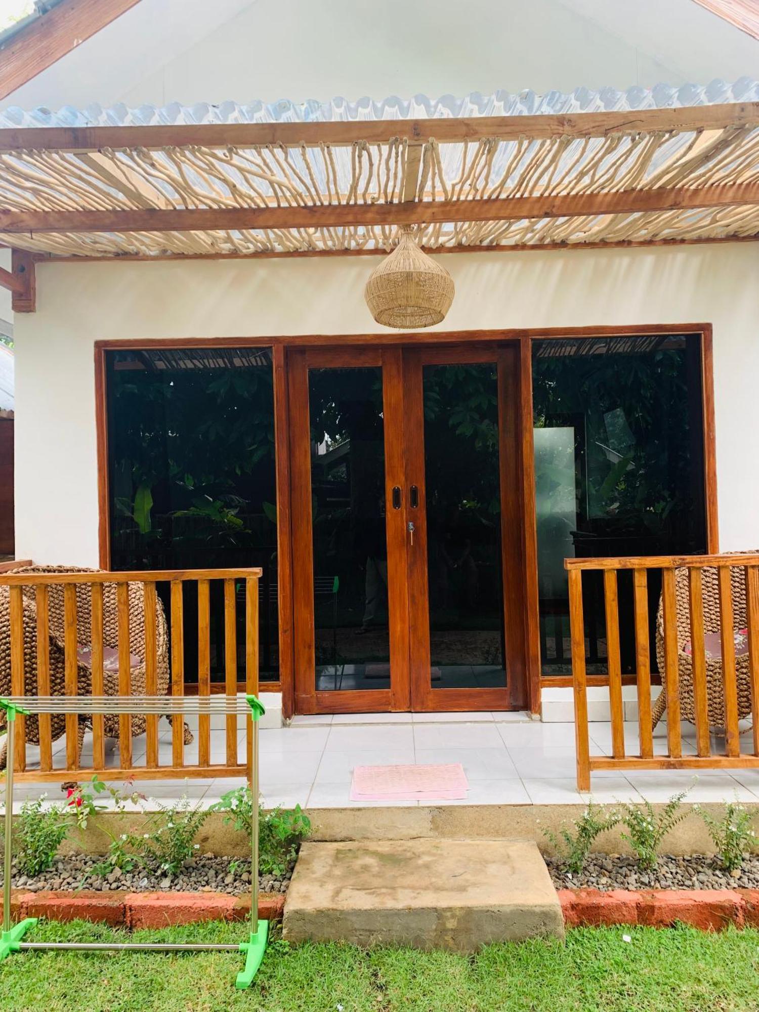 Anjani Larva Cottage - Homestay And Eatery Senaru Dış mekan fotoğraf