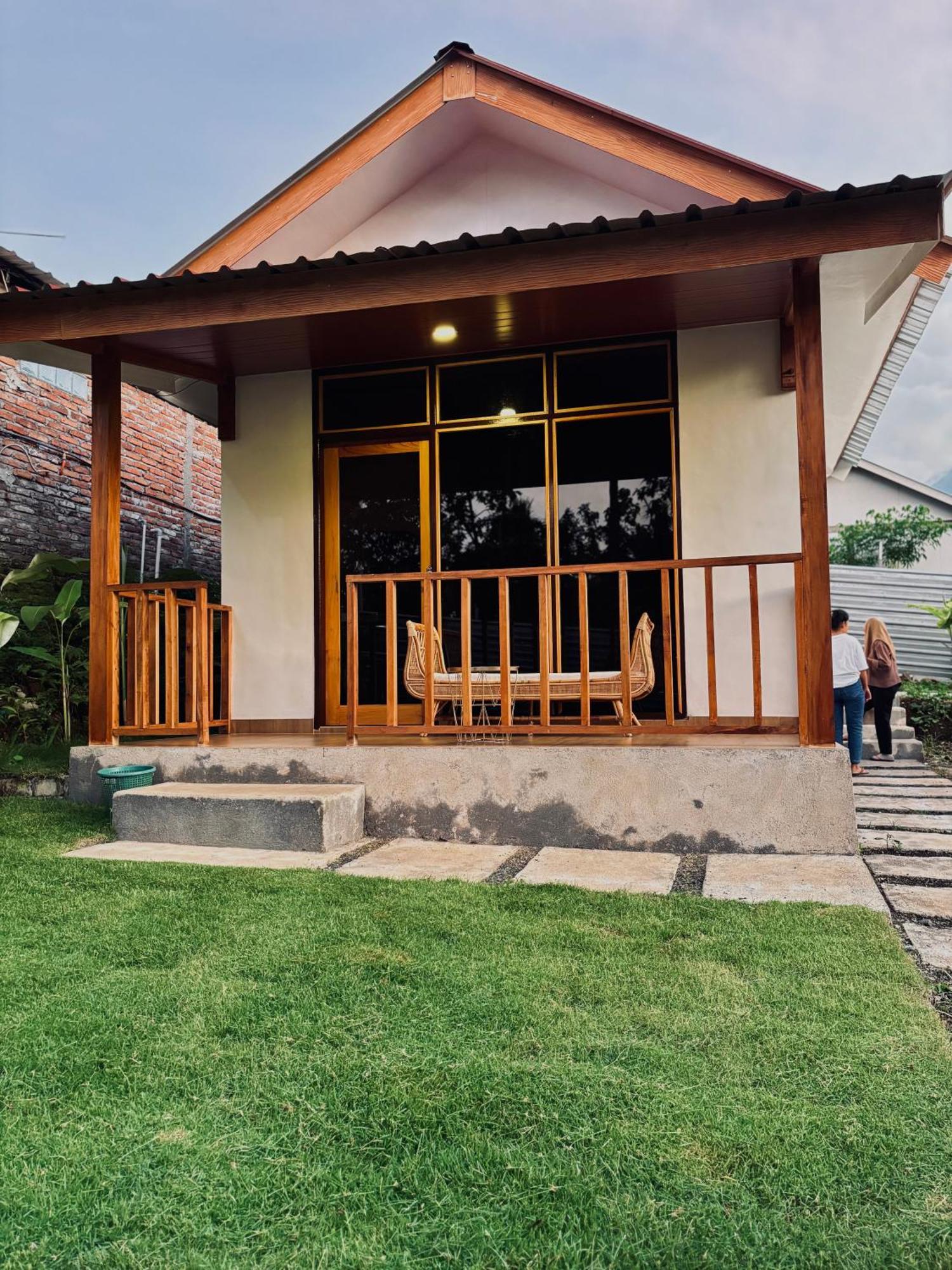 Anjani Larva Cottage - Homestay And Eatery Senaru Dış mekan fotoğraf